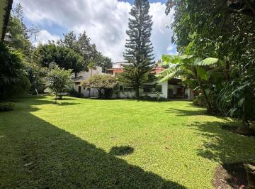Casa · 583m² · 3 Recámaras · 4 Estacionamientos · Casa en Fraccionamiento Real de Tetela