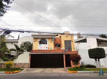 Casa de 3 habitaciones, Zapopan · Amplia Casa en Venta en Col. Camino Real