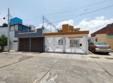 Casa · 152m² · 4 Recámaras · 3 Estacionamientos · Casa en Privado 4 Recamaras, Cerca Av Periodismo y Cu