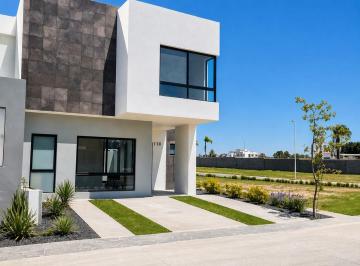Casa de 3 habitaciones, Zapopan · Casa en Coto Exclusivo • 3 Recámaras con Baño • Cocina Equipada • Valle Imperial