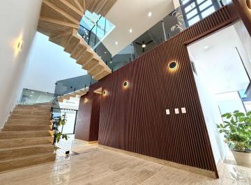 Casa en condominio · 385m² · 5 Recámaras · 3 Estacionamientos · Casa Nueva en Venta Vía Cumbres Cancún 5 Recs Acabados Premium