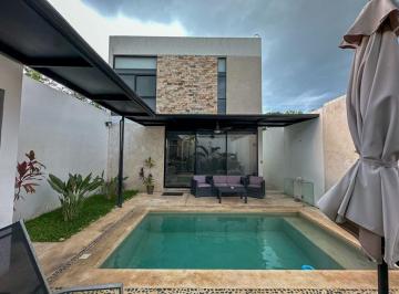 Casa · 2 Recámaras · 2 Estacionamientos · Casa en Venta con Paneles Solares en Temozon Norte en Mérida Yucatán.