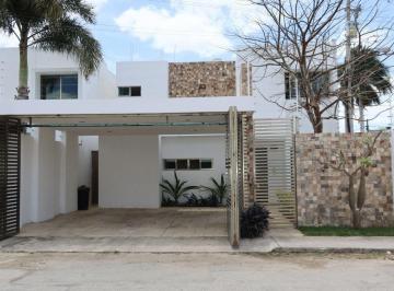 Casa · 240m² · 3 Recámaras · 2 Estacionamientos · Casa en Temozón Norte
