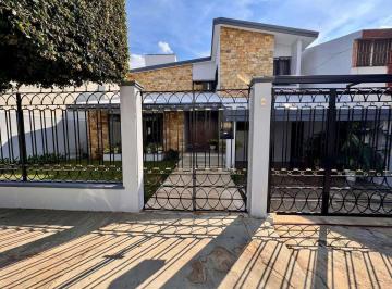 Casa · 335m² · 4 Recámaras · 2 Estacionamientos · Casa en Fraccionamiento Gonzalo Guerrero, Mérida Yucatán.