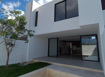 Casa · 192m² · 2 Recámaras · 2 Estacionamientos · Casa en Venta en Xcanatun, Mérida Yucatán.