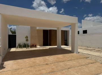Casa · 166m² · 3 Recámaras · 2 Estacionamientos · Casa en Pueblo Cholul