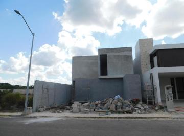 Casa · 196m² · 3 Recámaras · 2 Estacionamientos · Casa en Pueblo Conkal