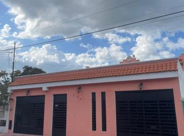 Casa · 240m² · 3 Recámaras · 2 Estacionamientos · Casa en Mulsay