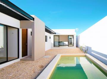Casa · 305m² · 3 Recámaras · 2 Estacionamientos · Casa en Dzityá