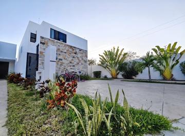 Casa · 233m² · 3 Recámaras · 2 Estacionamientos · Casa en Venta en Conkal, Conkal Yucatán