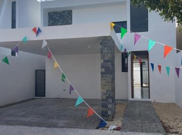 Casa · 218m² · 3 Recámaras · 2 Estacionamientos · Casa en Venta en Conkal, Mérida Yucatán