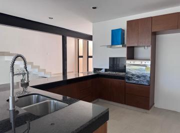 Casa · 385m² · 4 Recámaras · 4 Estacionamientos · Casa en Venta en Temozón Norte, Mérida Yucatán