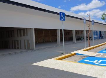 Local comercial · 40m² · 290 Estacionamientos · Locales Comerciales en Renta en Hospitaliza Los Héroes, Mérida Yucatán