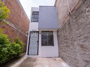 f9218e2de291ab23cebe0c6c6ffed9b1f568df8b1522305b4fb7ba3f1494311a · Colinas de Huentitán Casa en Venta