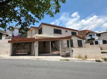 Casa de 4 habitaciones, San Nicolás de los Garza · Casa en Renta Col. Lomas del Roble, San Nicolás de Los Garza, N. L.