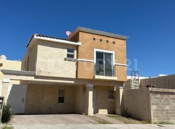 Casa · 185m² · 1 Recámara · 2 Estacionamientos · Venta Casa Fracc. Las Sendas en Zona Reliz Chihuahua