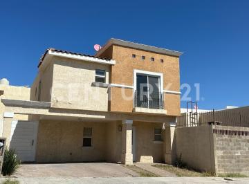 Casa · 185m² · 3 Recámaras · 2 Estacionamientos · Venta Casa Fracc. Las Sendas en Zona Reliz Chihuahua
