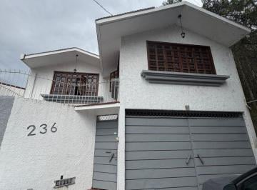 Casa de 4 habitaciones, Morelia · Casa en Camelinas Morelia con 250 m² de Terreno y 4 Recámaras en Renta