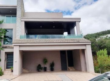 Casa de 4 habitaciones, Monterrey · Venta de Casa Totalmente Amueblada en Residencial Carolco 2do. Sector Monterrey