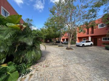 Casa en condominio · 135m² · 2 Recámaras · 2 Estacionamientos · Venta Townhouse 2 Recamaras en Hermosa Privada con Amenidades Sodzil Norte