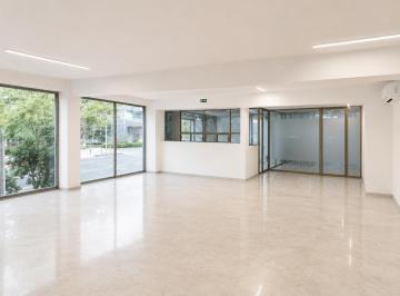 Local comercial , Guadalajara · Renta Amplio Local Comercial