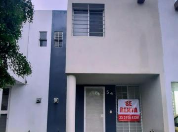 Casa en condominio de 2 habitaciones, San Pedro Tlaquepaque · Renta Casa en Fraccionamiento Loreto Cerca Apunto Sur
