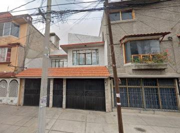 Casa de 4 habitaciones, Gustavo A. Madero · Casa en Venta en San Juan de Aragón, Gustavo A. Madero, Cerca del Deportivo Los Galeana