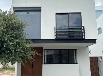 Casa de 5 habitaciones, Zapopan · Casa en Parques Vallarta - Zona Solares
