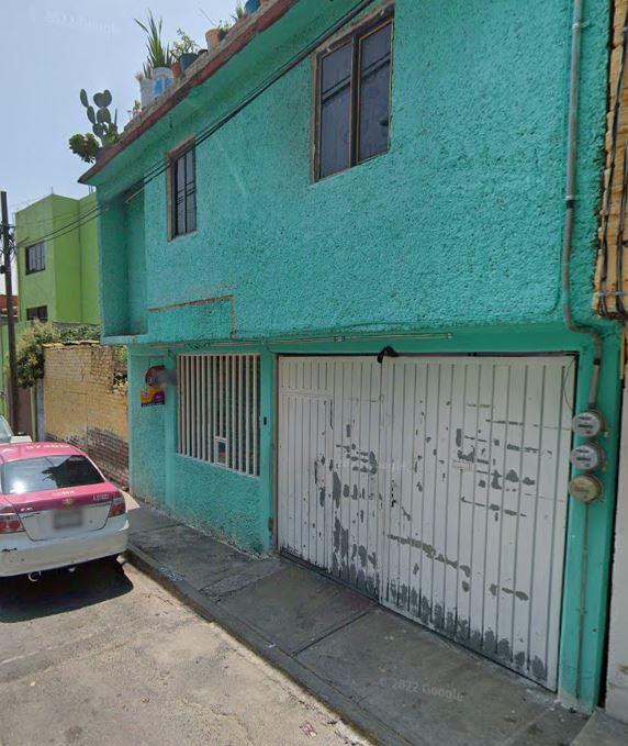 Your Next Home Awaits You in Iztapalapa! Spacious 3-Level Property with Exce