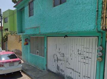 Casa de 3 habitaciones, Iztapalapa · ¡Tu Próxima Casa Te Espera en Iztapalapa! Amplia Propiedad de 3 Niveles con Exce