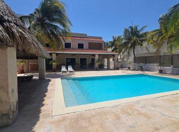 Casa de 3 habitaciones, Ixil · Residencia en Venta con 20 m Lineales Frente Al Mar Uaymitún