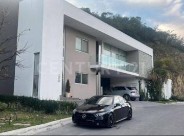 Casa · 400m² · 3 Recámaras · 3 Estacionamientos · Casa en Renta | Carretera Nacional | Monterrey | Amueblada