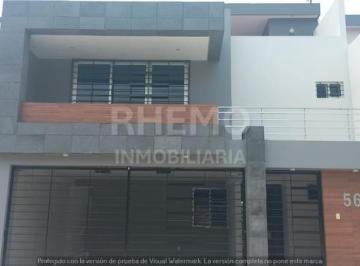 Casa · 200m² · 3 Recámaras · 2 Estacionamientos · Casa Residencial en Renta en Fracc. Villa de Las Flores, Poza Rica, Ver.