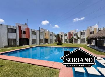 Casa en condominio de 2 habitaciones, Emiliano Zapata · Casa de 2 Recámaras con Alberca en Emiliano Zapata