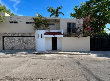 Casa de 3 habitaciones, Progreso · Casa Amplia Dentro de Merida