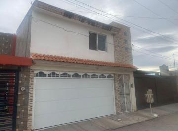 Casa de 3 habitaciones, Durango · Casa en Renta con 3 Recámaras y Estudio en Villas del Sol, Dgo.