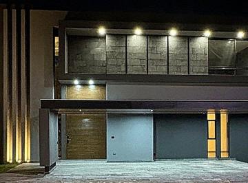 1337f7d0318372fbe2e57d1bf8965d6f246815e10a5b71e07773b6df5e3f3b99 · Residencia Contemporánea en Altozano Río — Doble Altura y Vestidor en Suite