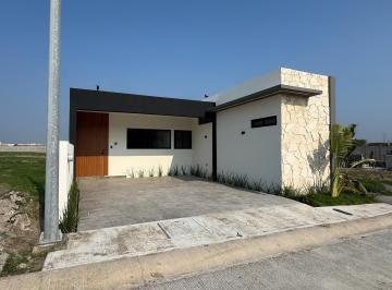 Casa · 120m² · 2 Recámaras · 2 Estacionamientos · Casa de un Nivel en Punto Lomas en Venta
