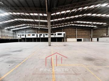 Bodega comercial · 2500m² · 2 Estacionamientos · Bodega Industrial en Renta Toluca