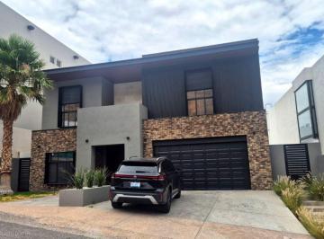 Casa de 4 habitaciones, Chihuahua · Casa en Renta 344 m² Bosques de San Francisco $70