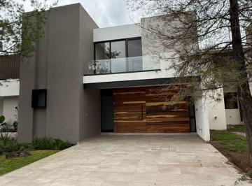 Casa de 4 habitaciones, León · Casa Nueva de 4 Recámaras en La Campiña del Bosque