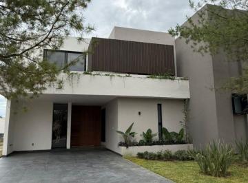 Casa de 5 habitaciones, León · Casa Nueva de 4 Recámaras en Venta en La Campiña