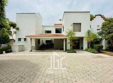 Casa · 426m² · 3 Recámaras · 2 Estacionamientos · Casa en Venta en Coto San Jorge Valle Real