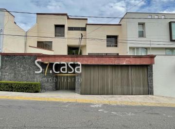 Casa · 574m² · 5 Recámaras · 4 Estacionamientos · Casa en Venta, Insurgentes Cuicuilco Coyoacan, Aun Costado de Perisur, Doble Caseta de Vigilancia.