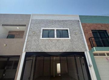 Casa · 204m² · 4 recámaras · 2 estacionamientos · Casa en Venta en Las Huertas