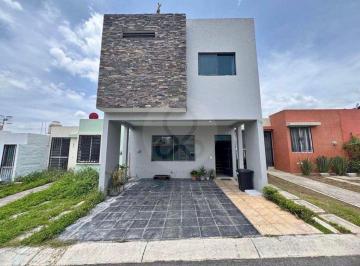 Casa · 220m² · 3 recámaras · 2 estacionamientos · Casa en Renta en Fraccionamiento Palermo