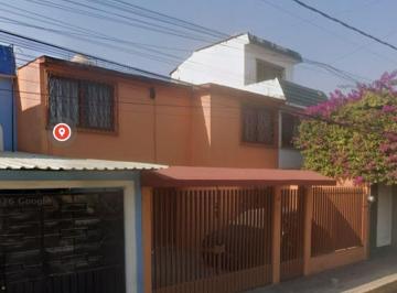 Casa de 4 habitaciones, Ecatepec de Morelos · Casa en Condiciones Adecuadas en Ecatepec, Cerca de La Primera de Mayo