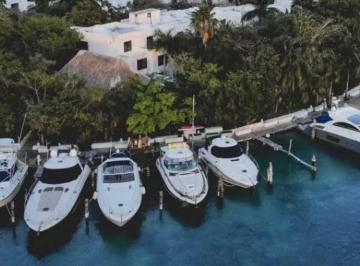 N/A · Hotel en Venta en Zona Hotelera de Cancún con Marina Privada