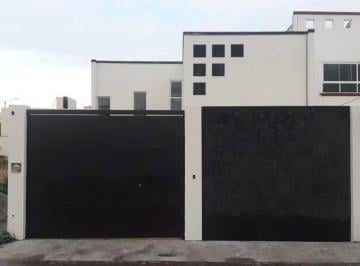 Casa · 170m² · Casa - Fraccionamiento Las Trojes