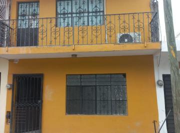Casa de 3 habitaciones, Mazatlán · Despertar, Agarrar Tus Chanclas y Caminar 4 Cuadras Para Estar en La Playa, Es Posible con Este Hogar